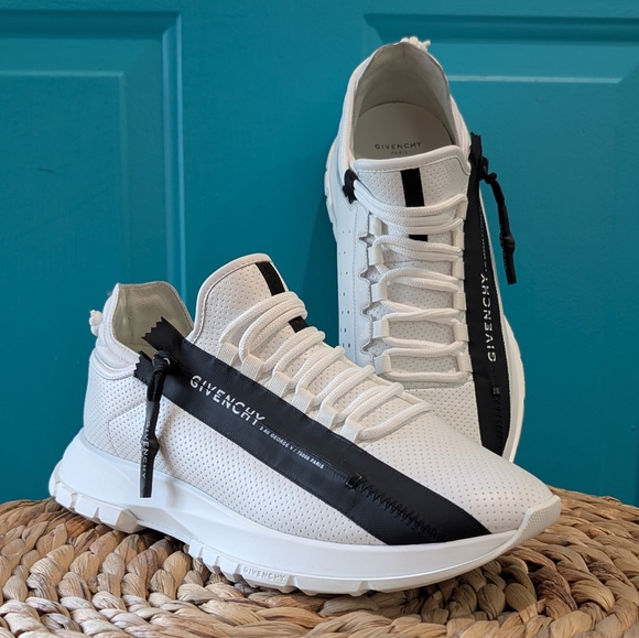 Givenchy Spectre Runner Zip Calf Leather Sneakers - Picture 4 of 14
